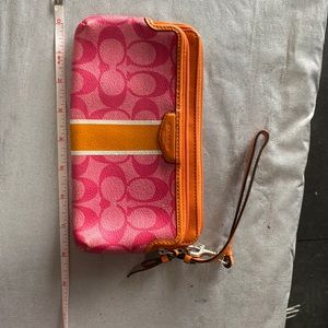 Coach wristlet wallet